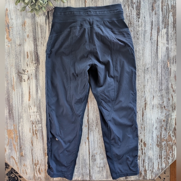 Lululemon Dance Studio Crop 25" Navy Women's 4 - Picture 6 of 9